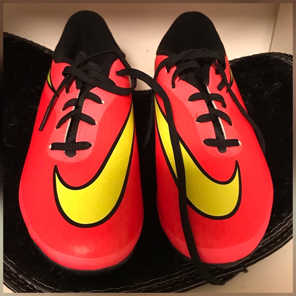 Nike: Hypervenom Cleats